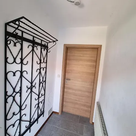 Apartament Holzkastl *