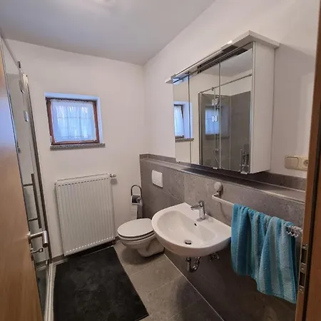 Holzkastl * إجينغ